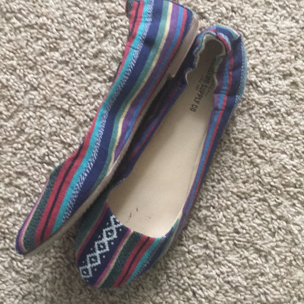 Aztec Patterned Flats - Picture 2 of 4